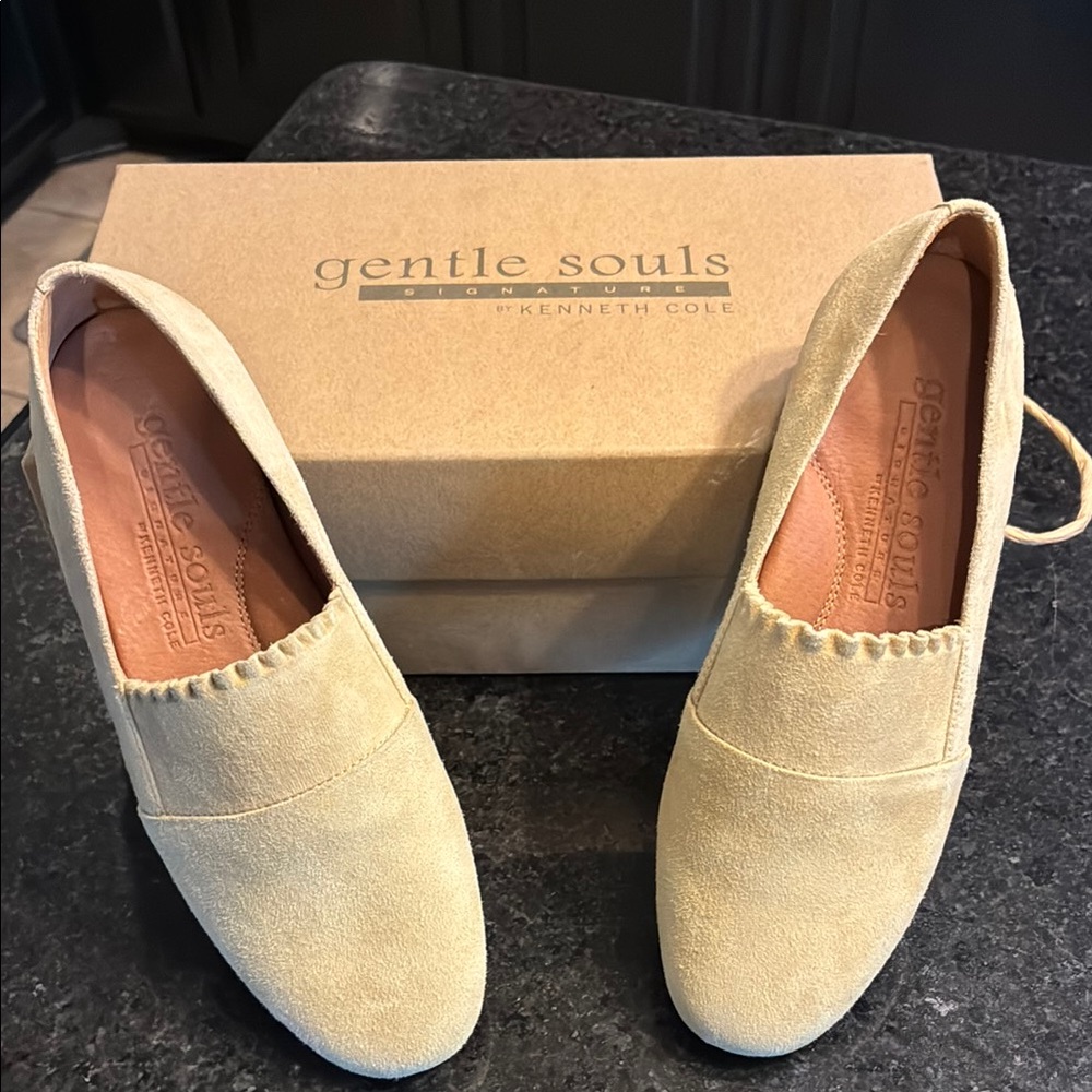 Gentle Souls Signature by Kenneth Cole
Suede Lilah Ruffle FlatPale Yellow. Cream